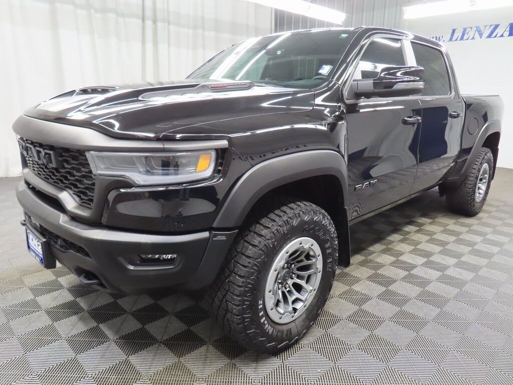 2025 Ram 1500 4x4 Crew Cab RHO Fond du Lac WI