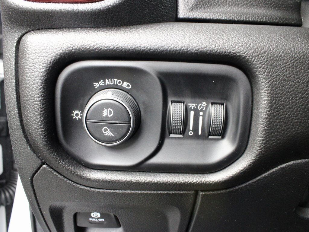 2025 Ram 1500 4x4 Crew Cab Rebel Fond du Lac WI