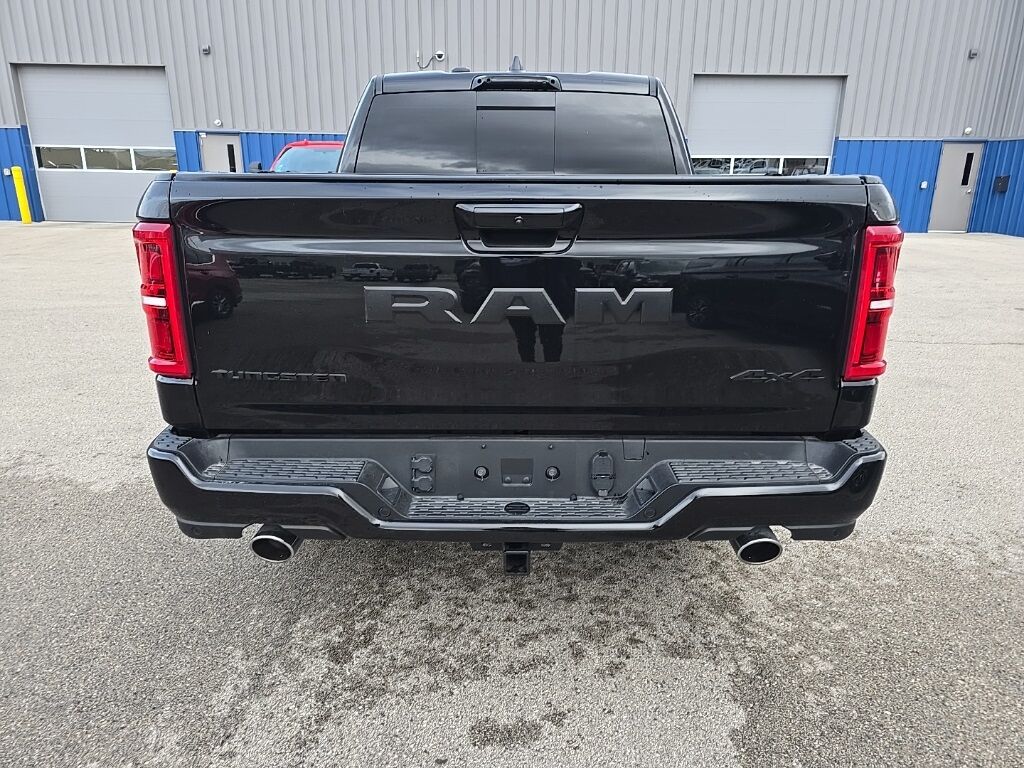 2025 Ram 1500 4x4 Crew Cab Tungsten Fond du Lac WI