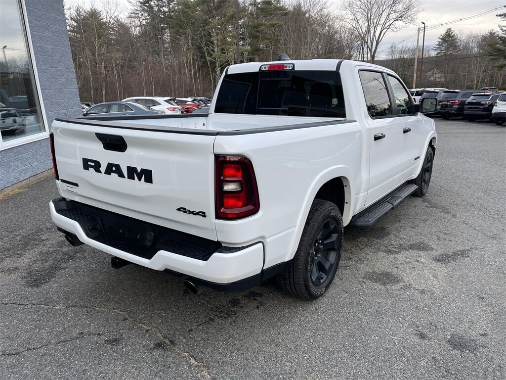 2025 Ram 1500 BIG HORN CREW CAB 4X4 5&#39;7 BOX Orange MA