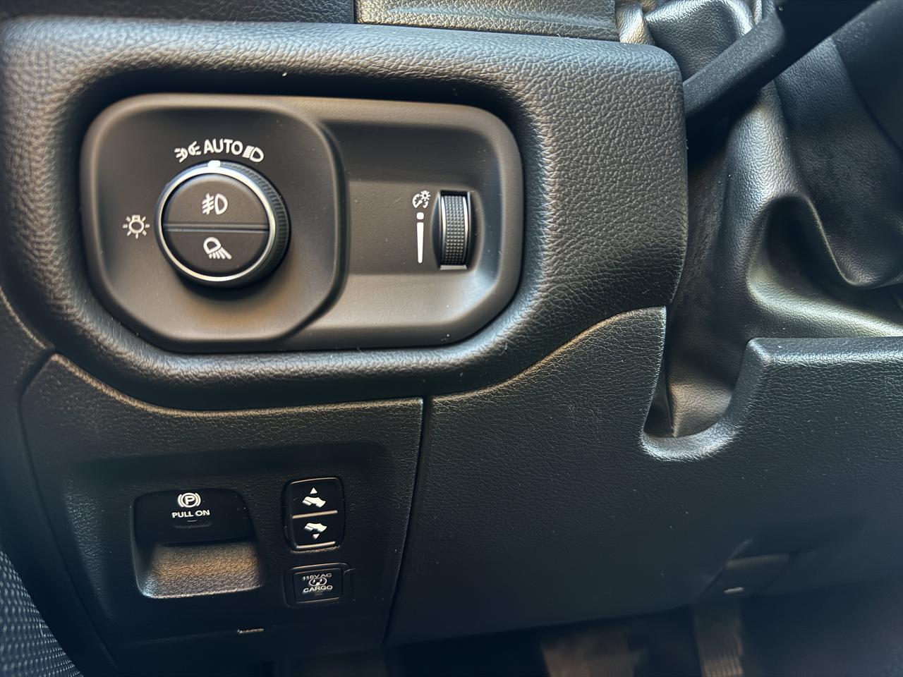 2025 Ram 1500 Big Horn Crew Cab 4x4 | Low KMs | Sport Appearance Pkg | Cloth Heated Seats | Remote Start Redwater AB