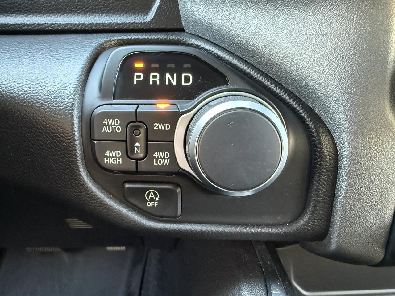 2025 Ram 1500 Big Horn Crew Cab 4x4 | Low KMs | Sport Appearance Pkg | Cloth Heated Seats | Remote Start Redwater AB