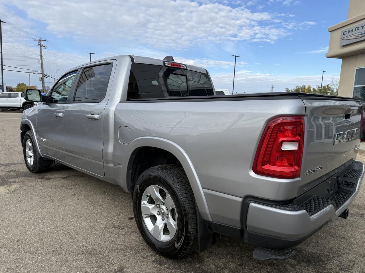 2025 Ram 1500 Big Horn Crew Cab 4x4 | Low KMs | Sport Appearance Pkg | Cloth Heated Seats | Remote Start Redwater AB