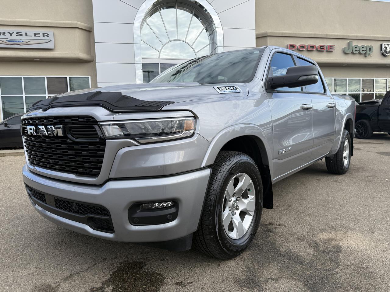 2025 Ram 1500 Big Horn Crew Cab 4x4 | Low KMs | Sport Appearance Pkg | Cloth Heated Seats | Remote Start Redwater AB