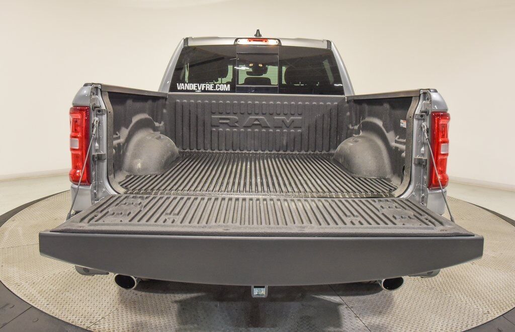 2025 Ram 1500 Big Horn/Lone Star Akron