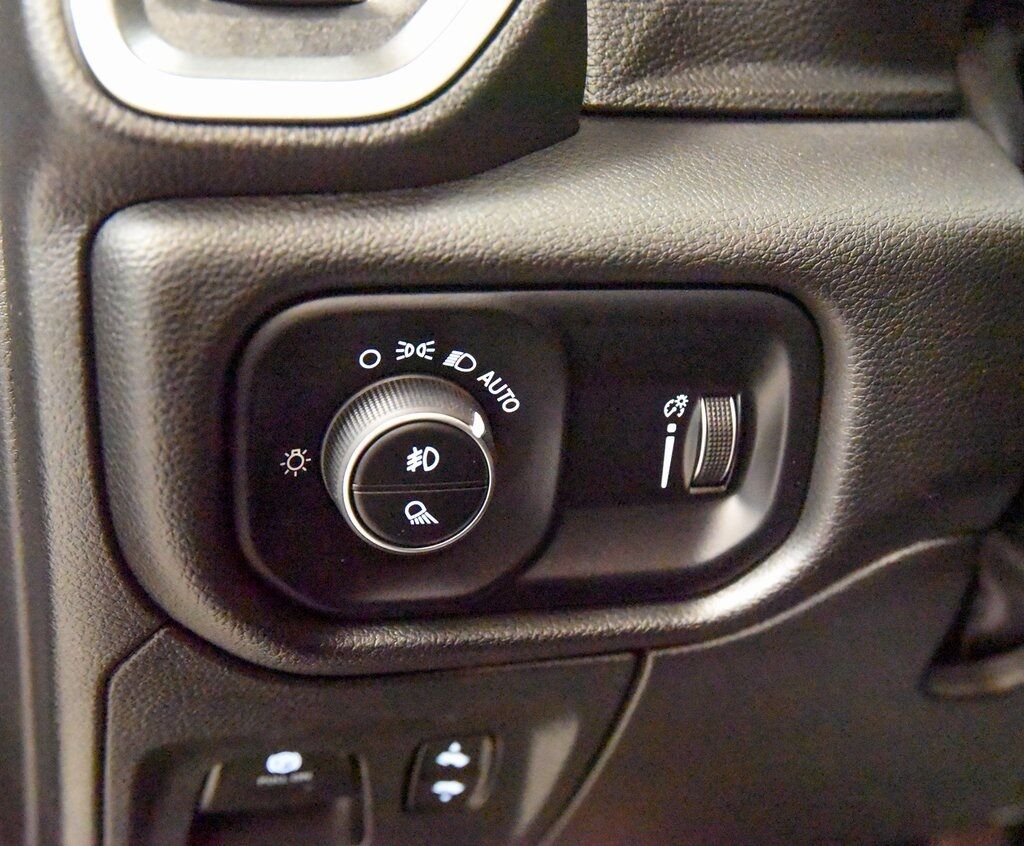 2025 Ram 1500 Big Horn/Lone Star Akron