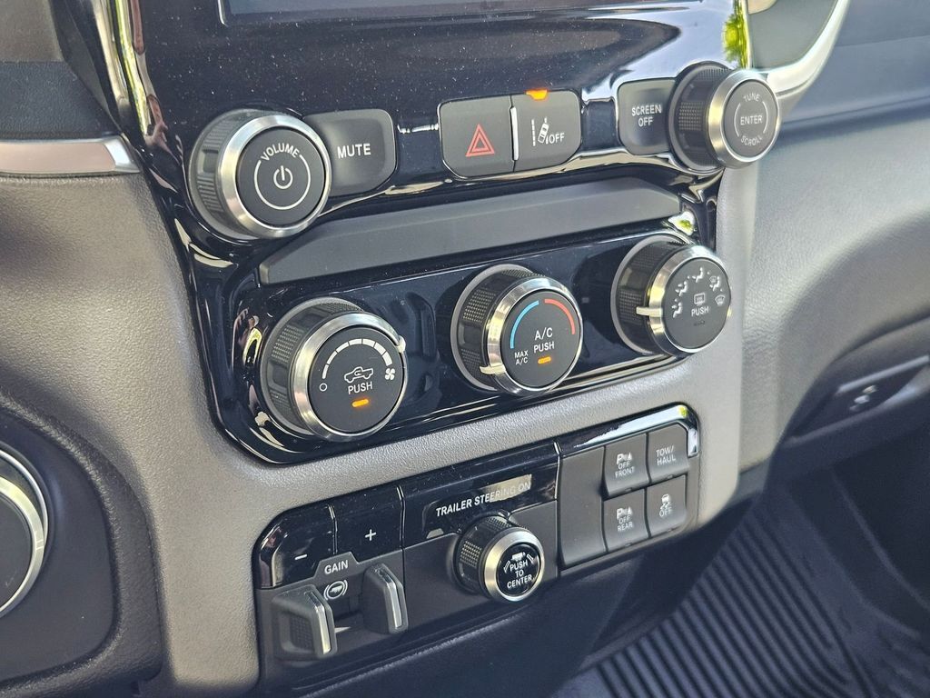 2025 Ram 1500 Big Horn/Lone Star Gresham OR