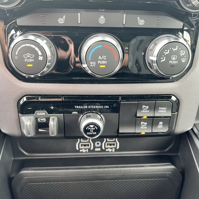 2025 Ram 1500 Big Horn/Lone Star Herrin IL