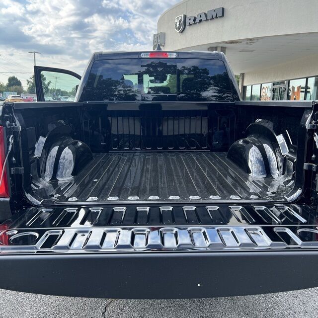 2025 Ram 1500 Big Horn/Lone Star Herrin IL