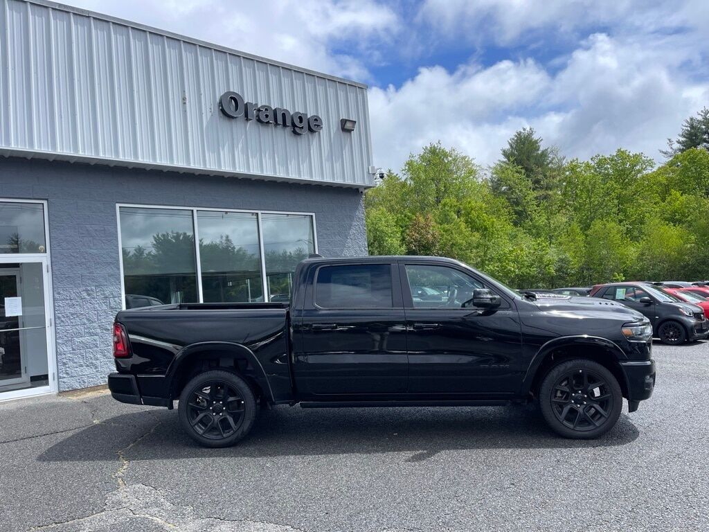 2025 Ram 1500 LARAMIE CREW CAB 4X4 5&#39;7 BOX Orange MA