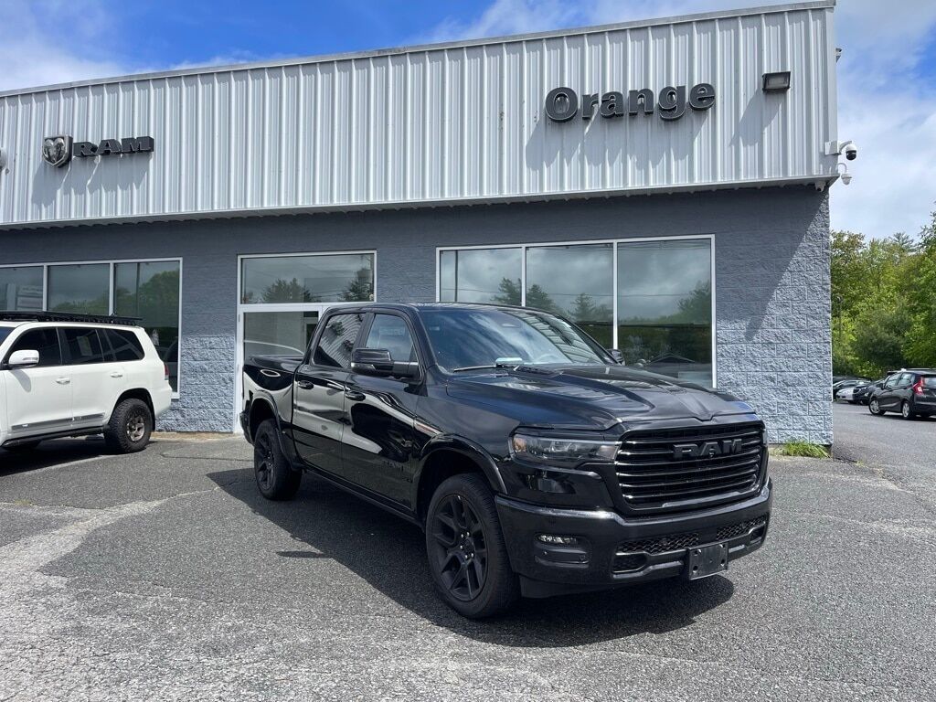 2025 Ram 1500 LARAMIE CREW CAB 4X4 5&#39;7 BOX Orange MA