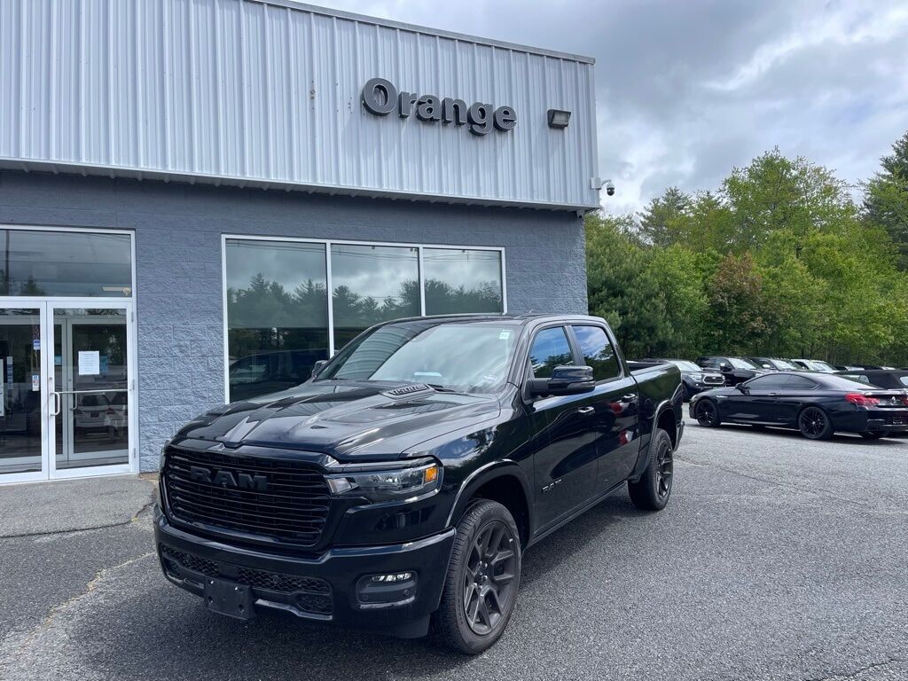 2025 Ram 1500 LARAMIE CREW CAB 4X4 5&#39;7 BOX Orange MA