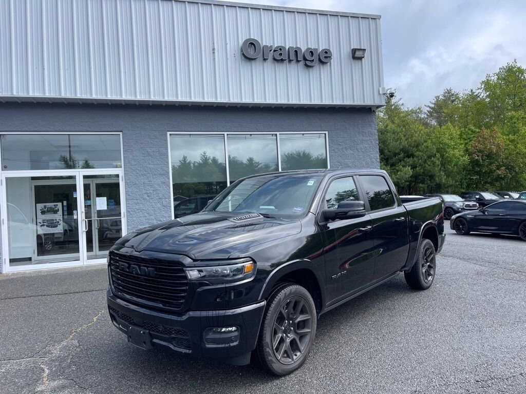 2025 Ram 1500 LARAMIE CREW CAB 4X4 5&#39;7 BOX Orange MA
