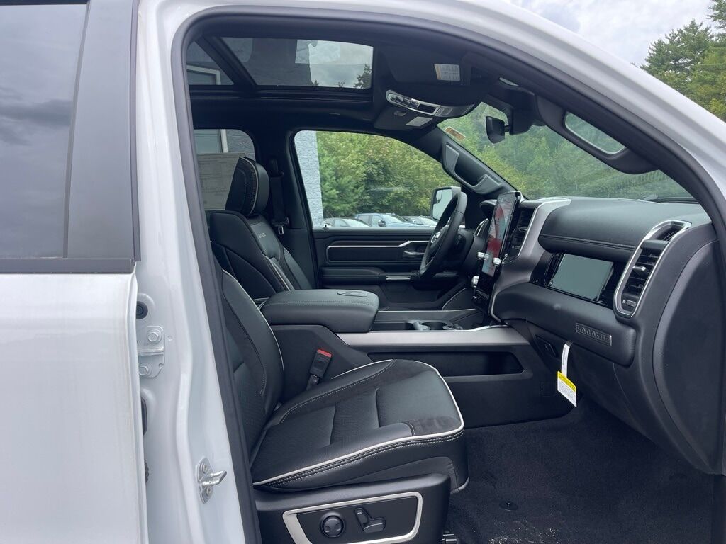 2025 Ram 1500 LARAMIE CREW CAB 4X4 5&#39;7 BOX Orange MA