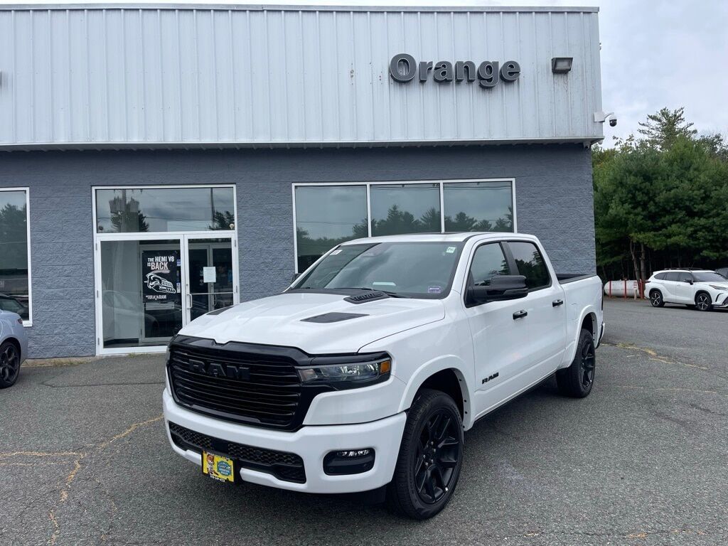 2025 Ram 1500 LARAMIE CREW CAB 4X4 5&#39;7 BOX Orange MA