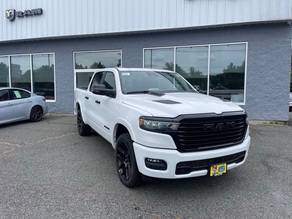 2025 Ram 1500 LARAMIE CREW CAB 4X4 5&#39;7 BOX Orange MA