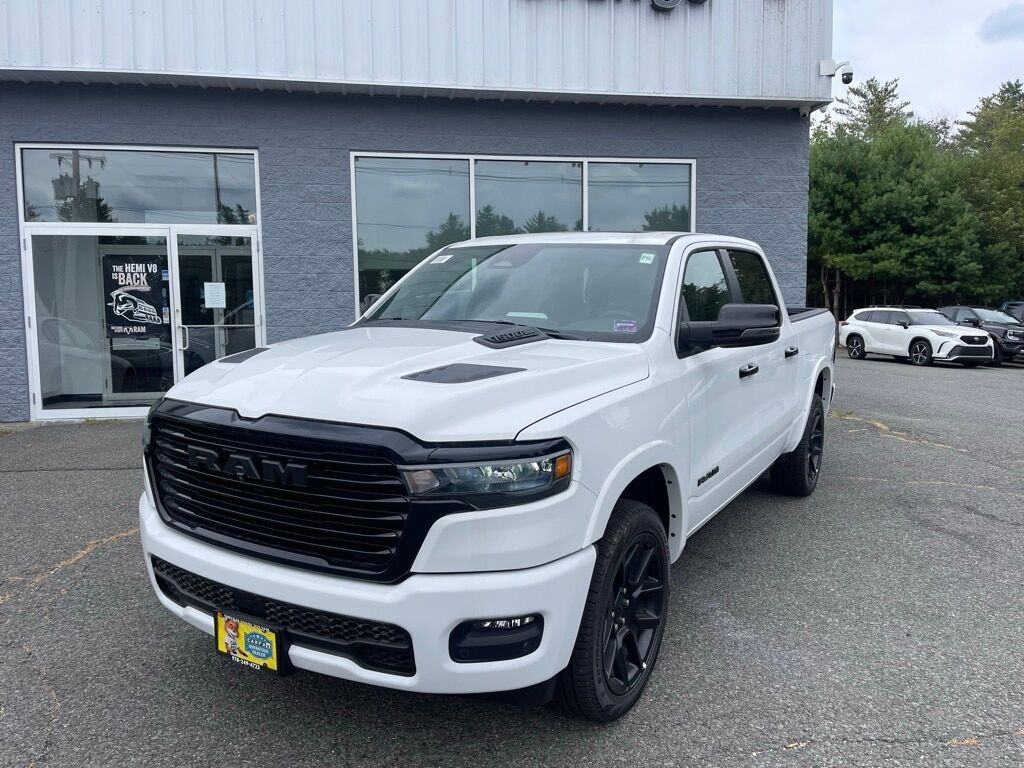 2025 Ram 1500 LARAMIE CREW CAB 4X4 5&#39;7 BOX Orange MA