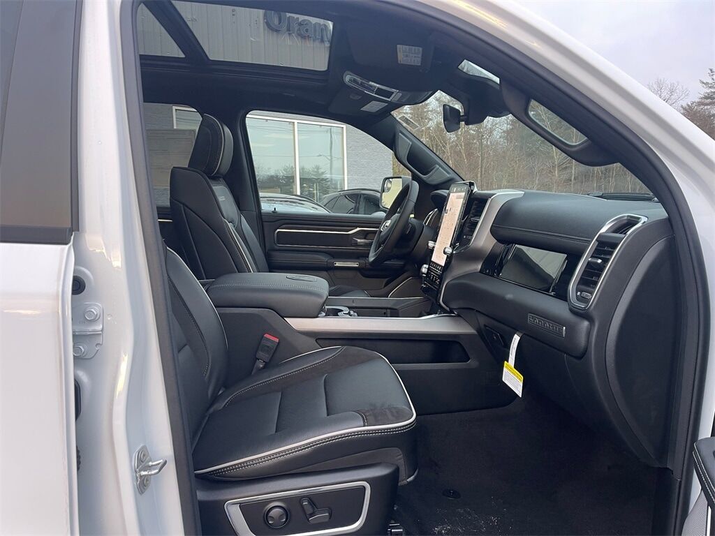 2025 Ram 1500 LARAMIE CREW CAB 4X4 5&#39;7 BOX Orange MA