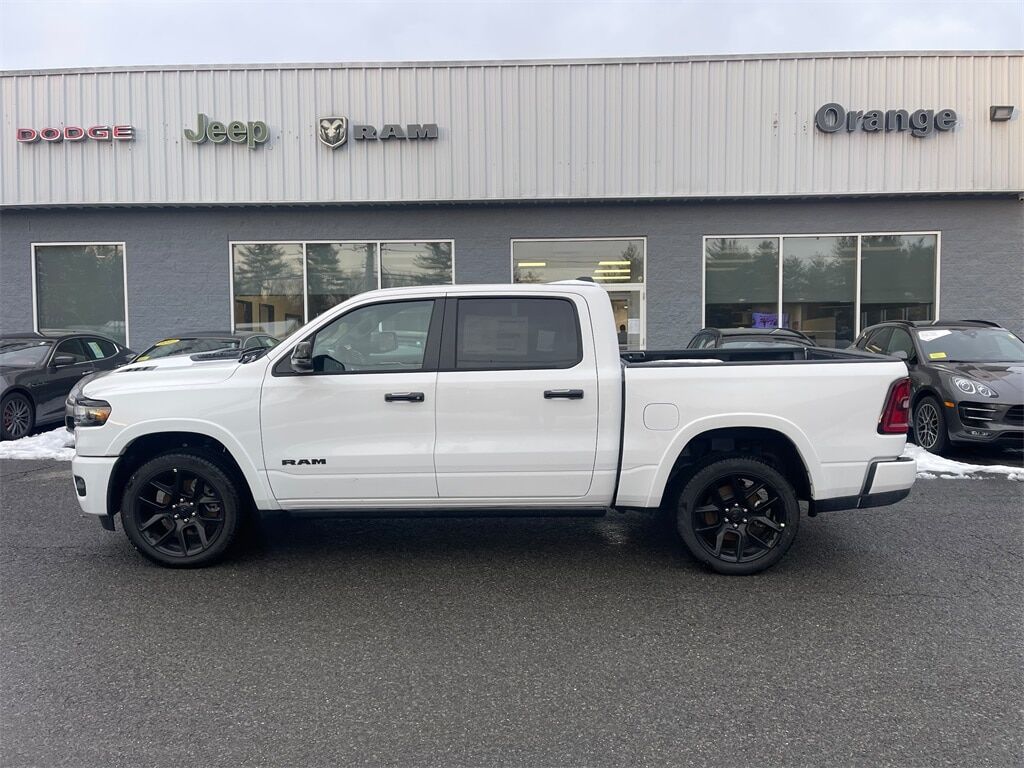 2025 Ram 1500 LARAMIE CREW CAB 4X4 5&#39;7 BOX Orange MA
