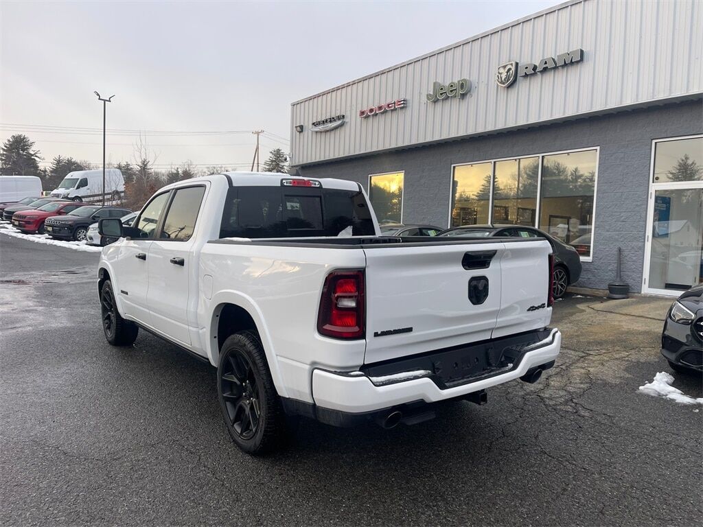 2025 Ram 1500 LARAMIE CREW CAB 4X4 5&#39;7 BOX Orange MA