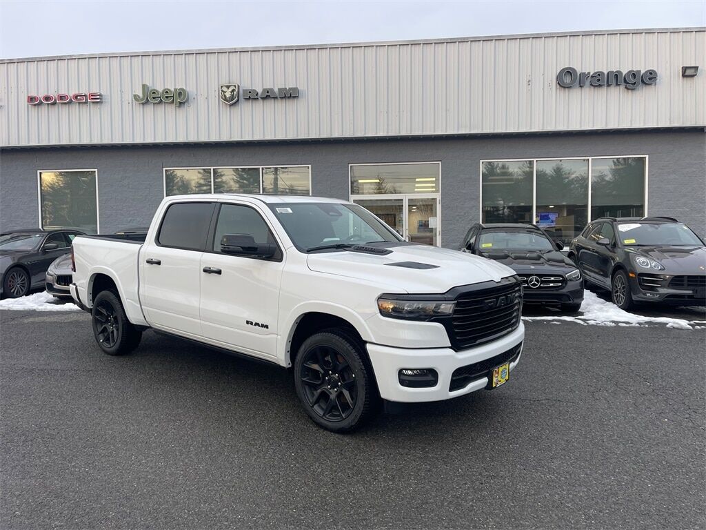 2025 Ram 1500 LARAMIE CREW CAB 4X4 5&#39;7 BOX Orange MA