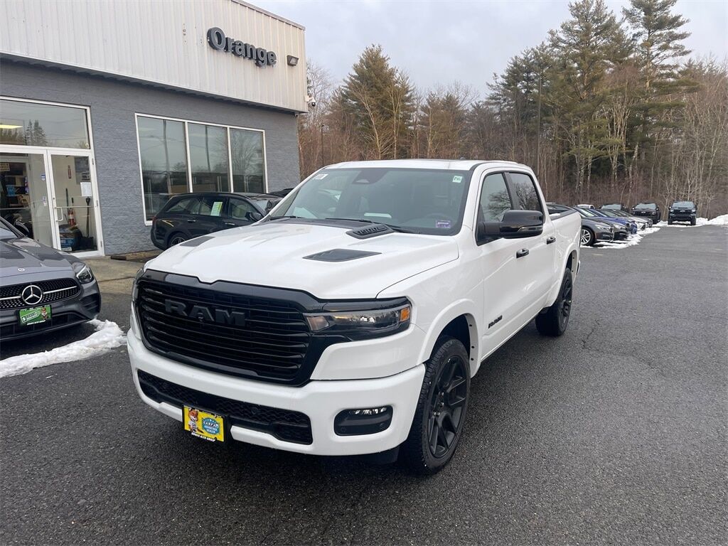 2025 Ram 1500 LARAMIE CREW CAB 4X4 5&#39;7 BOX Orange MA