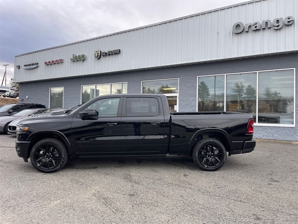 2025 Ram 1500 LARAMIE CREW CAB 4X4 6&#39;4 BOX Orange MA