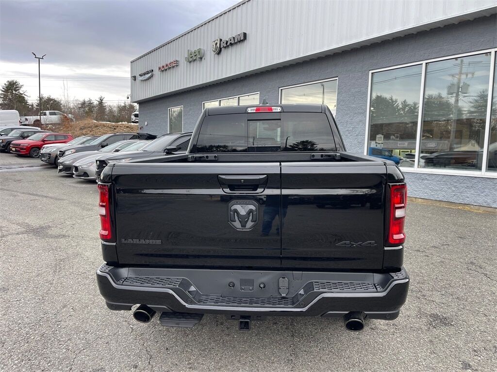 2025 Ram 1500 LARAMIE CREW CAB 4X4 6&#39;4 BOX Orange MA