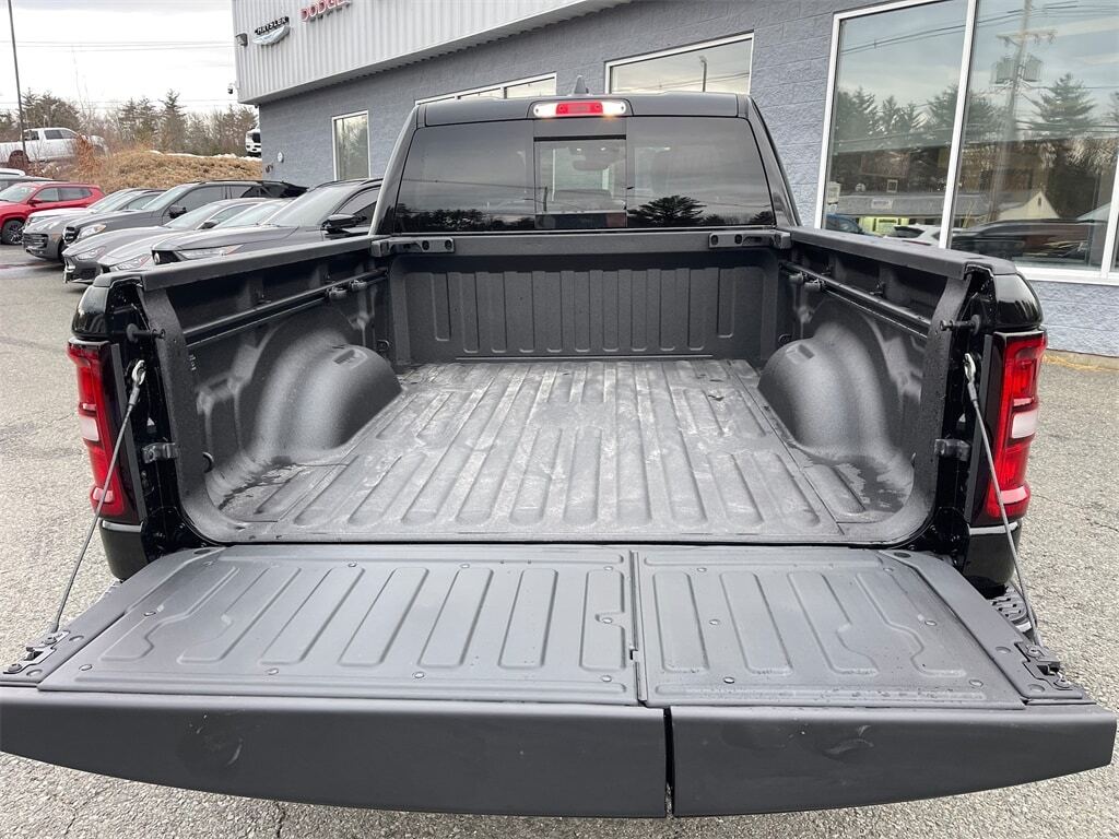 2025 Ram 1500 LARAMIE CREW CAB 4X4 6&#39;4 BOX Orange MA