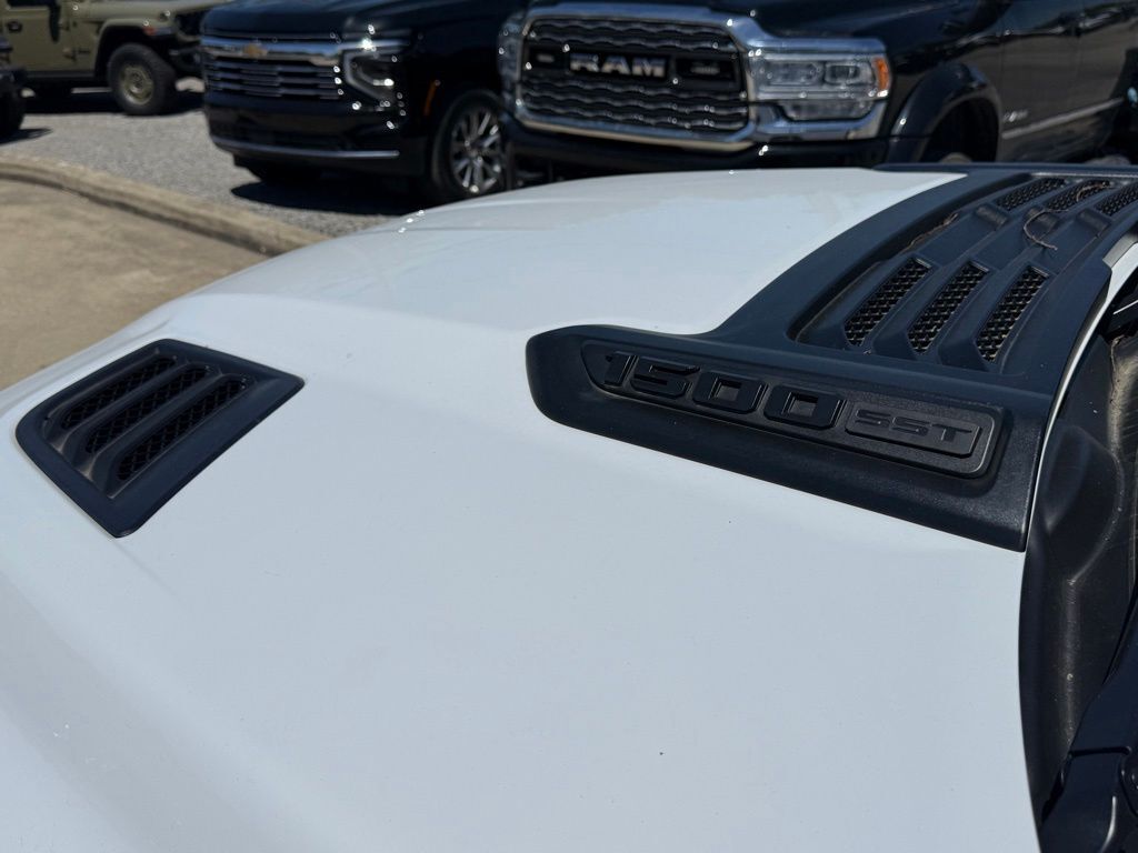 2025 Ram 1500 Laramie Crestwood KY