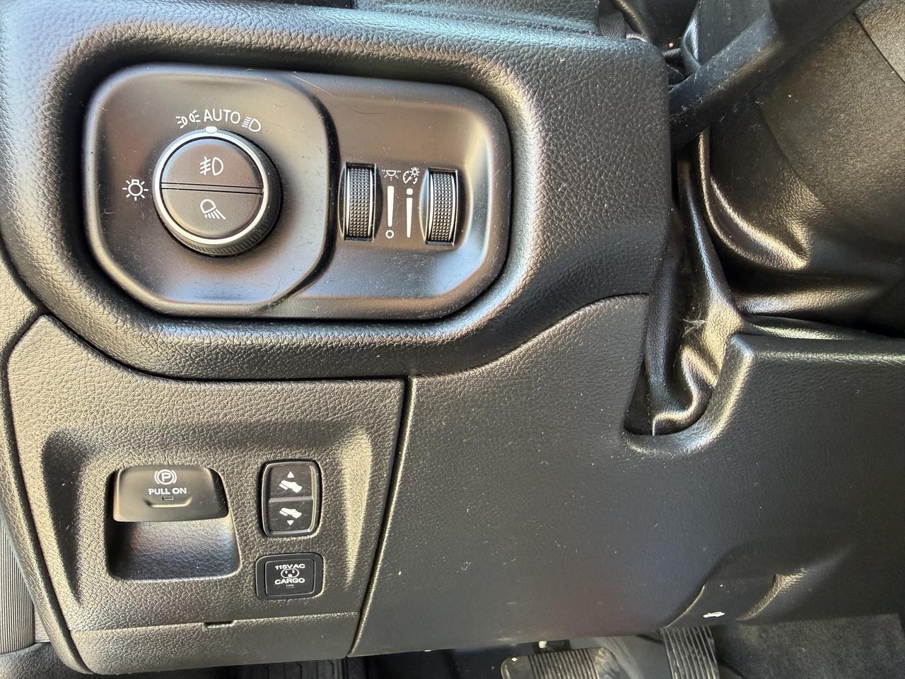 2025 Ram 1500 Laramie Crew Cab 4x4 | 3L Hurricane Twin Turbo | Heated Vented Leather Seats | NAV | 12IN Display Redwater AB