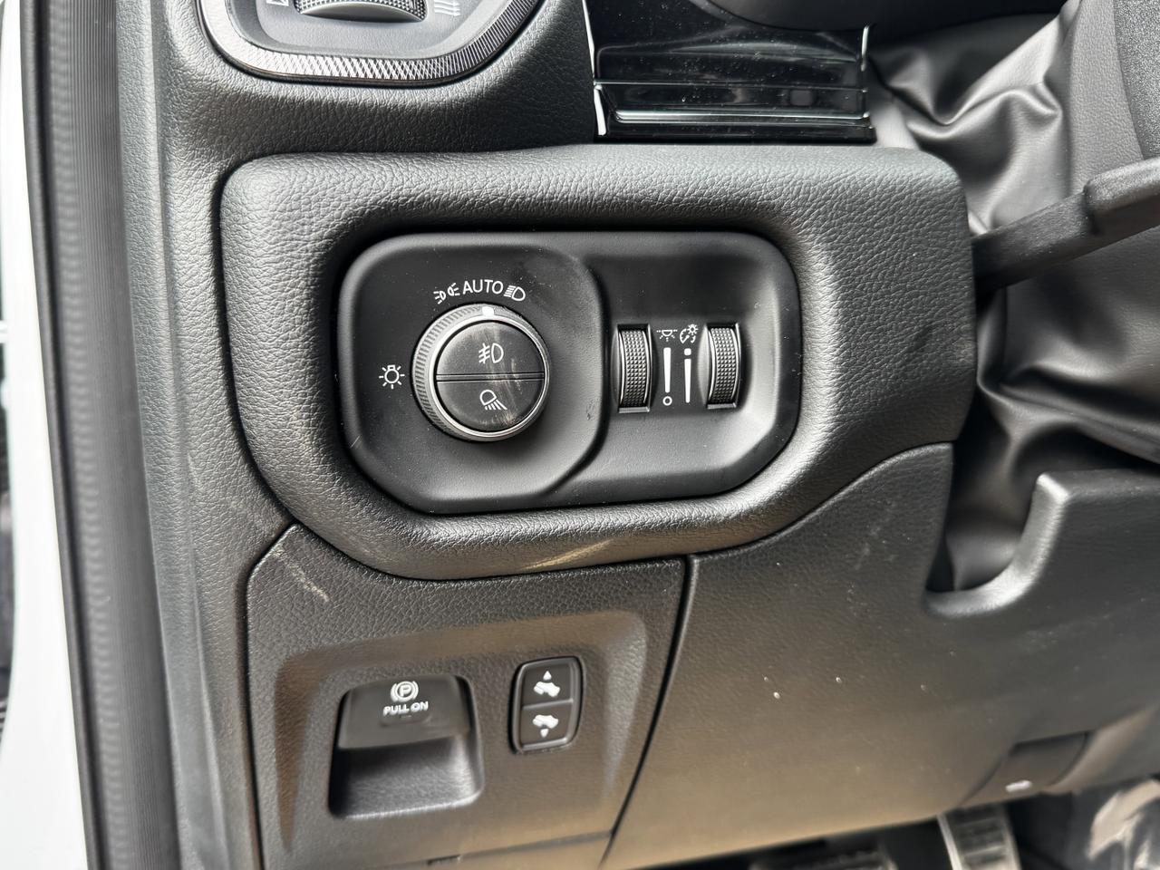 2025 Ram 1500 Rebel GT Crew Cab 4x4 | 3L Hurricane | Leather | Sunroof | Power Tailgate | NAV Redwater AB