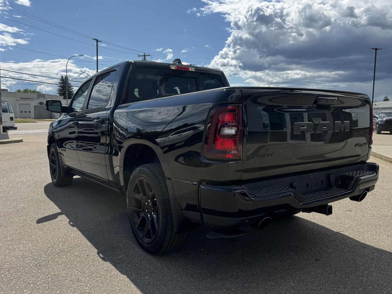 2025 Ram 1500 Sport Night Edition Crew Cab 4x4 | 3L Hurricane | Leather | Heated Vented Seats | NAV | Pano Sunroof Redwater AB