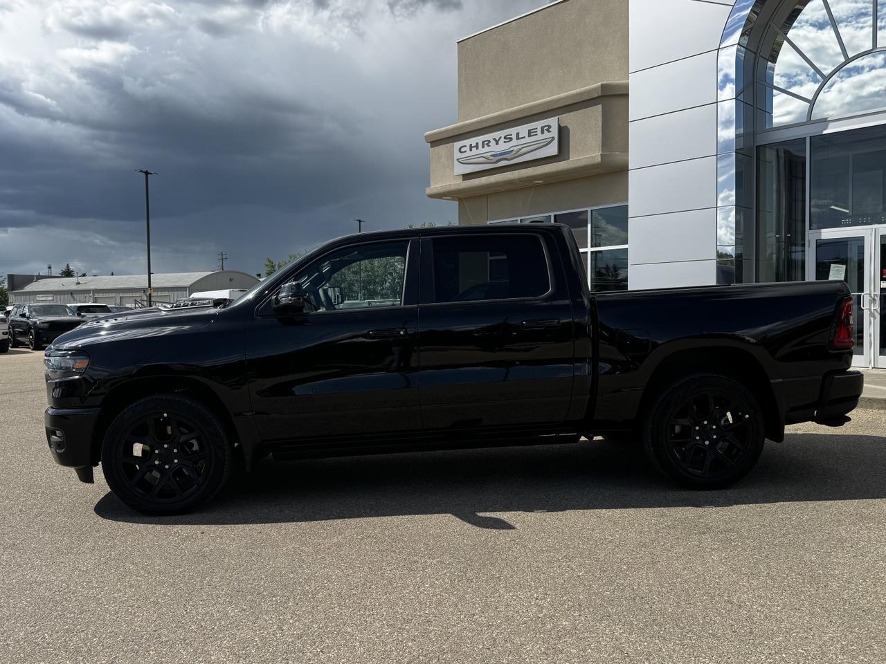 2025 Ram 1500 Sport Night Edition Crew Cab 4x4 | 3L Hurricane | Leather | Heated Vented Seats | NAV | Pano Sunroof Redwater AB