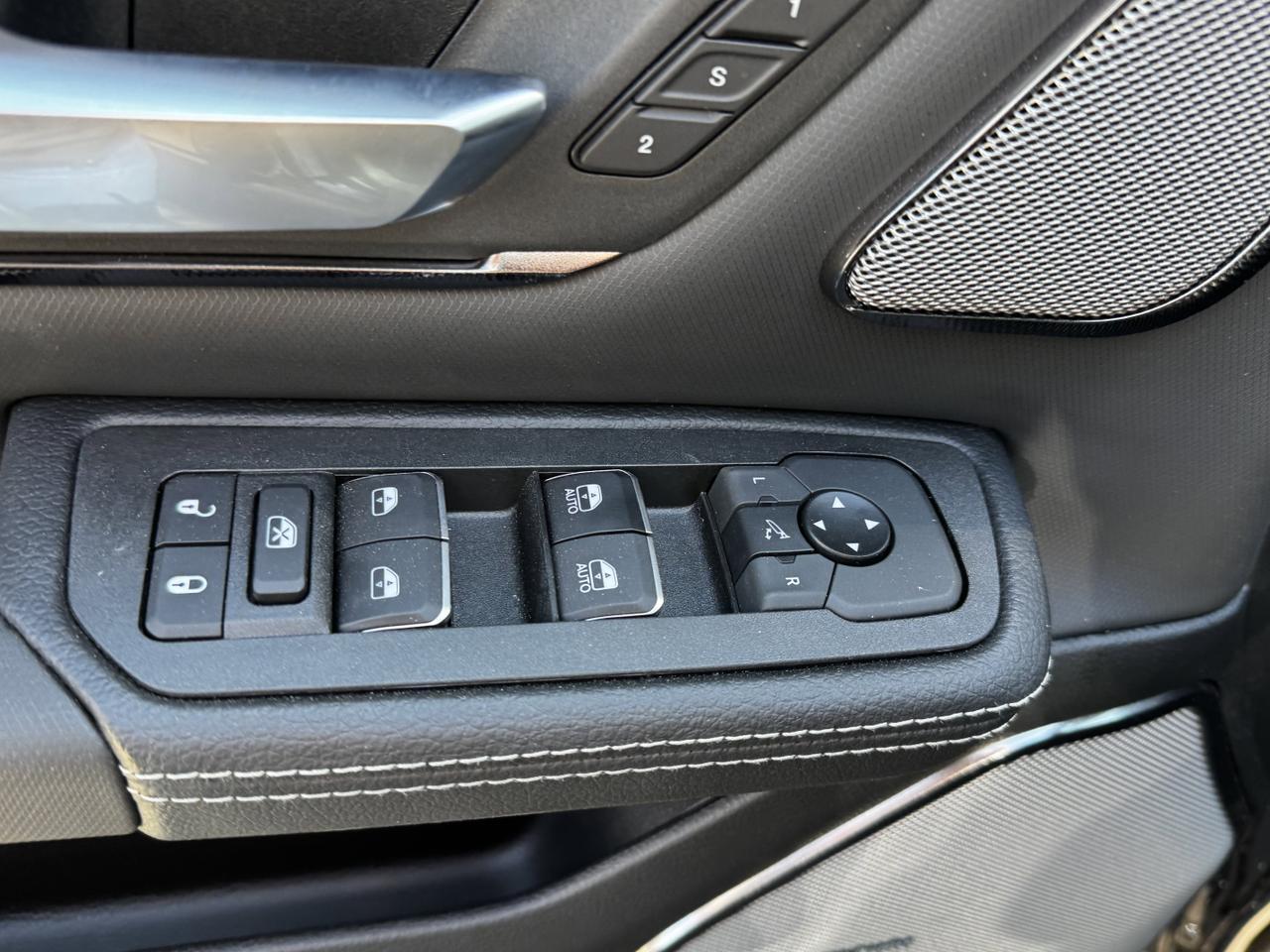 2025 Ram 1500 Sport Night Edition Crew Cab 4x4 | 3L Hurricane | Leather | Heated Vented Seats | Pano Sunroof | NAV Redwater AB