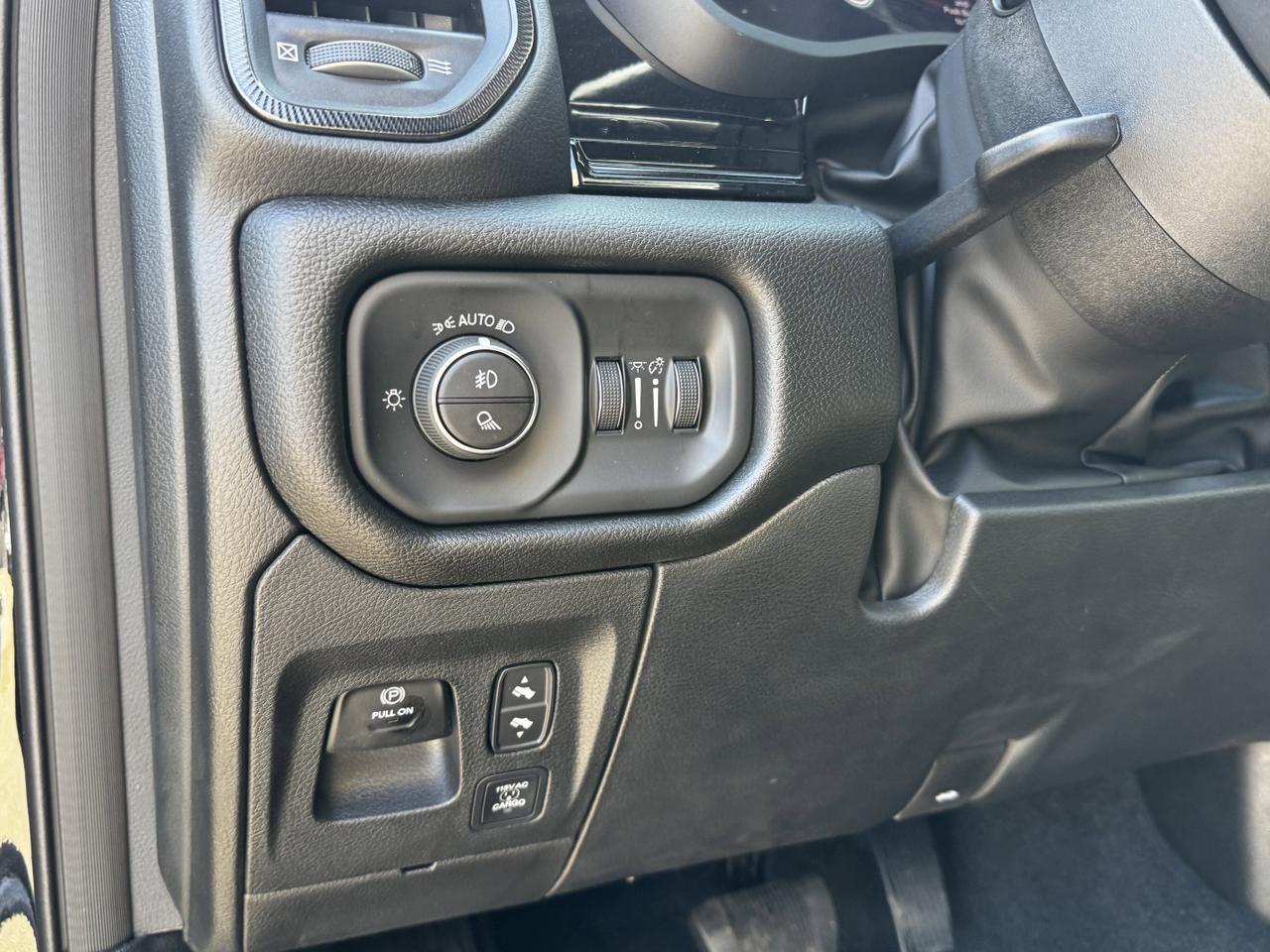2025 Ram 1500 Sport Night Edition Crew Cab 4x4 | 3L Hurricane | Leather | Heated Vented Seats | Pano Sunroof | NAV Redwater AB