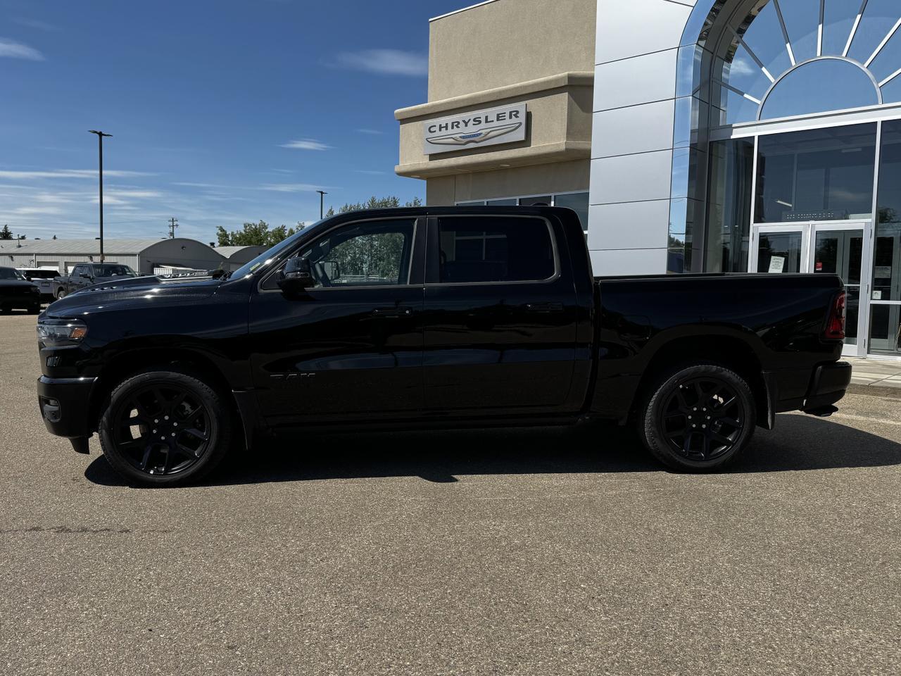 2025 Ram 1500 Sport Night Edition Crew Cab 4x4 | 3L Hurricane | Leather | Heated Vented Seats | Pano Sunroof | NAV Redwater AB