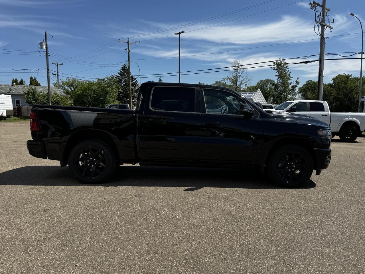 2025 Ram 1500 Sport Night Edition Crew Cab 4x4 | 3L Hurricane | Leather | Heated Vented Seats | Pano Sunroof | NAV Redwater AB