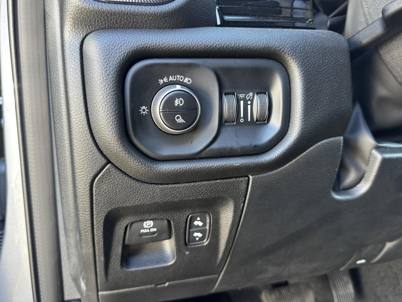 2025 Ram 1500 Sport Night Edition Crew Cab 4x4 | 3L Hurricane | Leather | Heated Vented Seats | Pano Sunroof Redwater AB