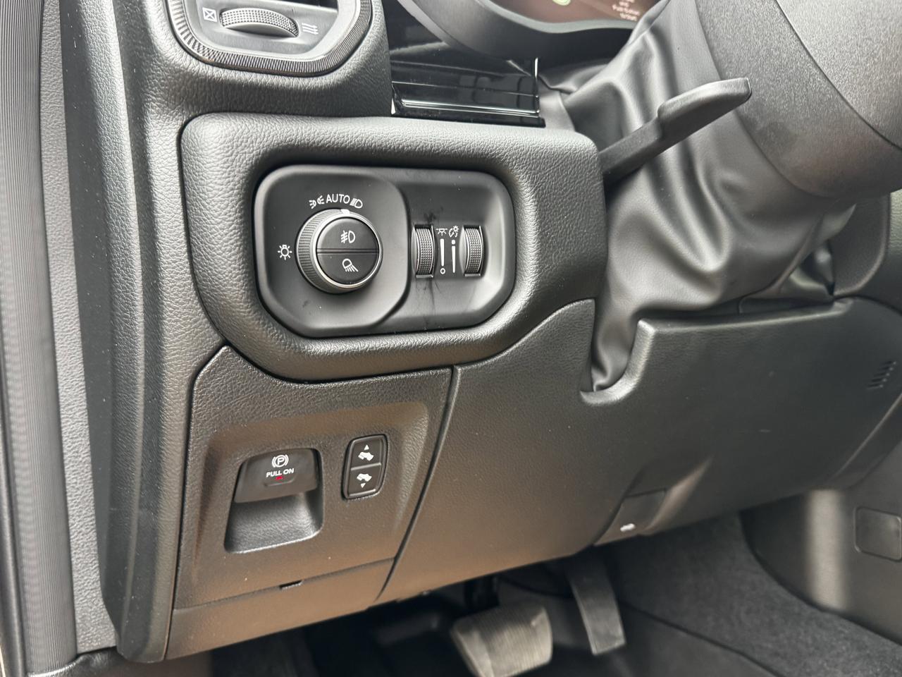 2025 Ram 1500 Sport Night Edition Crew Cab 4x4 | 3L Hurricane | Leather | NAV | Heated Vented Seats Redwater AB