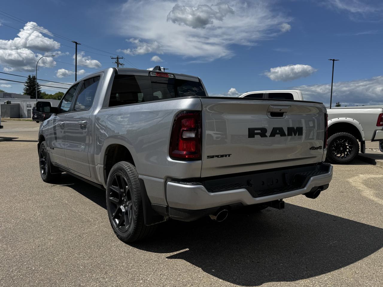 2025 Ram 1500 Sport Night Edition Crew Cab 4x4 | 3L Hurricane | Leather | NAV | Pano Sunroof | Power Tailgate Redwater AB