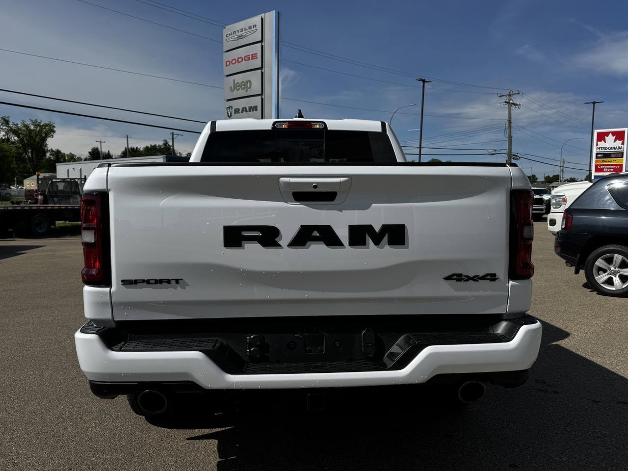 2025 Ram 1500 Sport Night Edition Crew Cab 4x4 | 3L Hurricane | Pano Sunroof | Leather | Heated Vented Seats | NAV Redwater AB