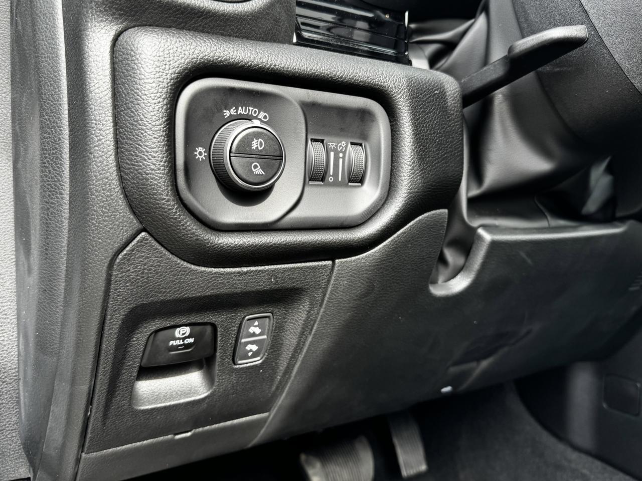 2025 Ram 1500 Sport Night Edition Crew Cab 4x4 | 3L Hurricane | Pano Sunroof | Leather | Heated Vented Seats | NAV Redwater AB