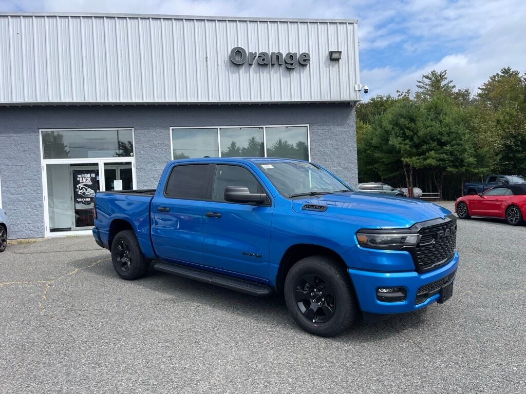 2025 Ram 1500 TRADESMAN CREW CAB 4X4 5&#39;7 BOX Orange MA