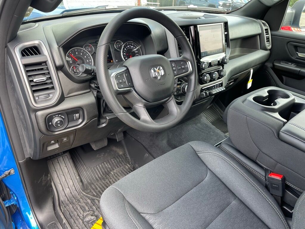 2025 Ram 1500 TRADESMAN CREW CAB 4X4 5&#39;7 BOX Orange MA