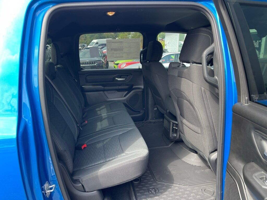 2025 Ram 1500 TRADESMAN CREW CAB 4X4 5&#39;7 BOX Orange MA