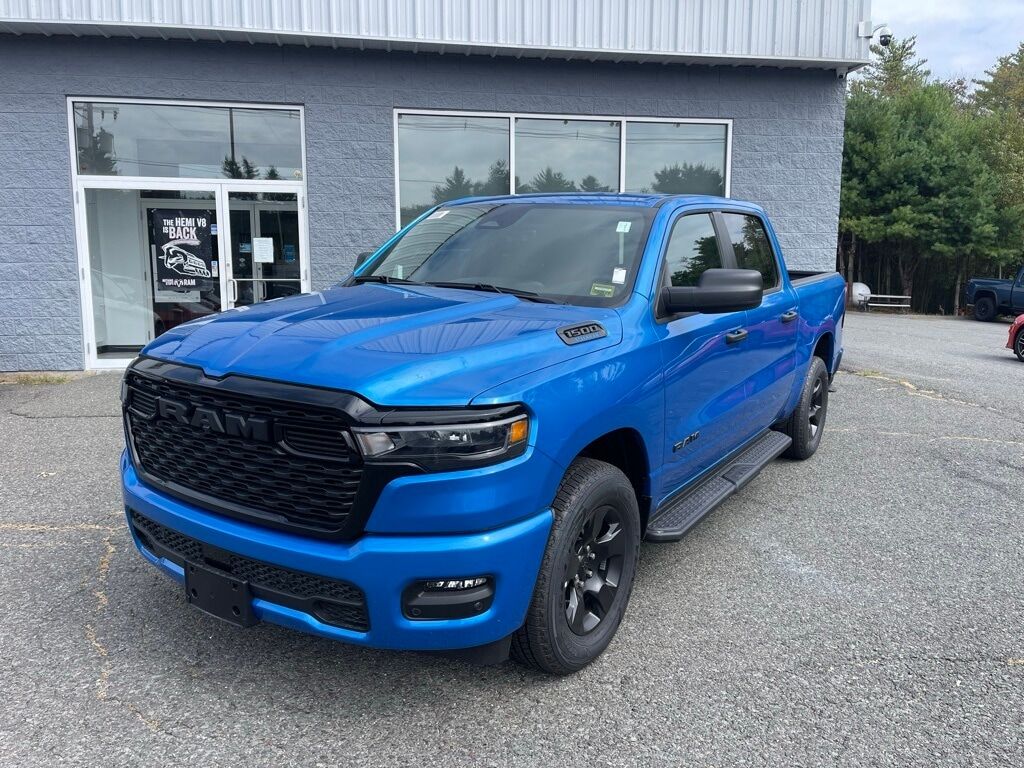 2025 Ram 1500 TRADESMAN CREW CAB 4X4 5&#39;7 BOX Orange MA
