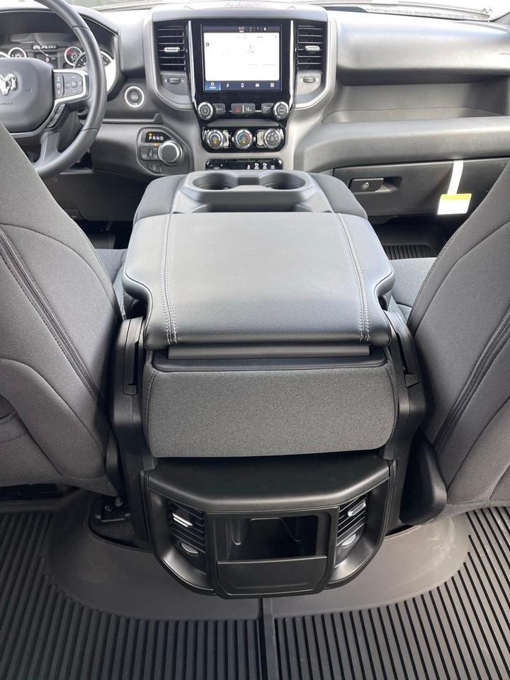 2025 Ram 1500 TRADESMAN CREW CAB 4X4 5&#39;7 BOX Orange MA