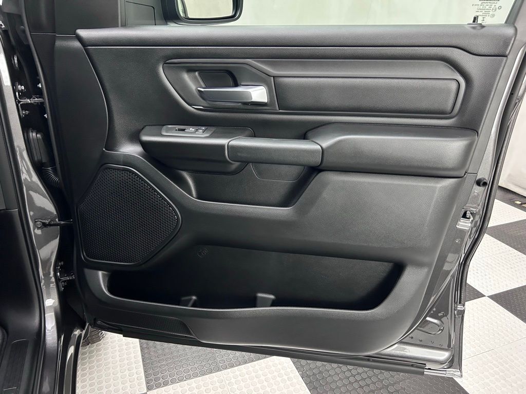 2025 Ram 1500 Tradesman Crew Cab 5&apos;7&quot; Box Portland OR