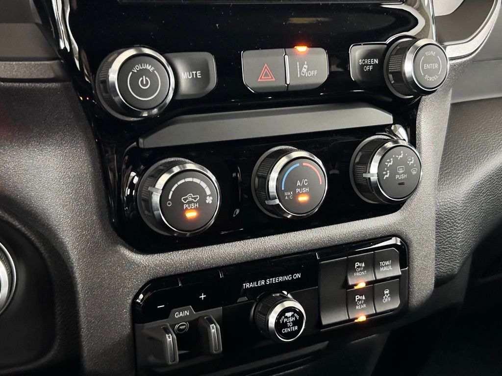 2025 Ram 1500 Tradesman Crew Cab 5&apos;7&quot; Box Portland OR